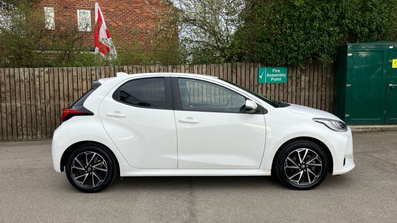 Toyota Yaris 1.5 Hybrid Design 5dr CVT Hybrid Hatchback